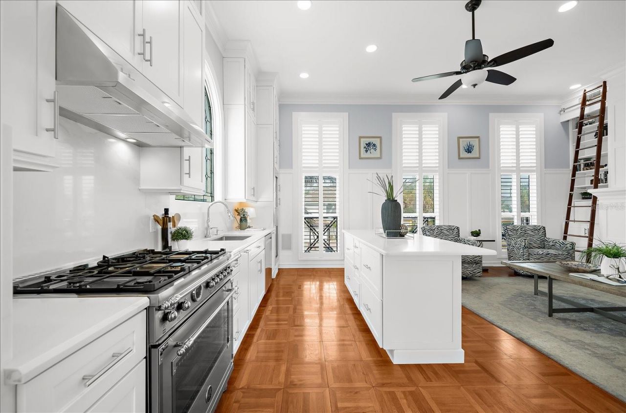810 Eldorado Avenue, Clearwater Beach, FL 33767 Photo