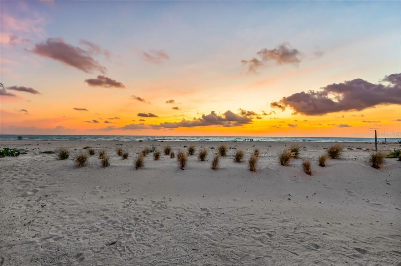 810 Eldorado Avenue, Clearwater Beach, FL 33767 Photo