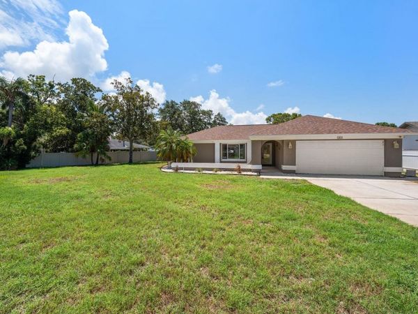 1301 LILY COURT , TARPON SPRINGS, FL 34689