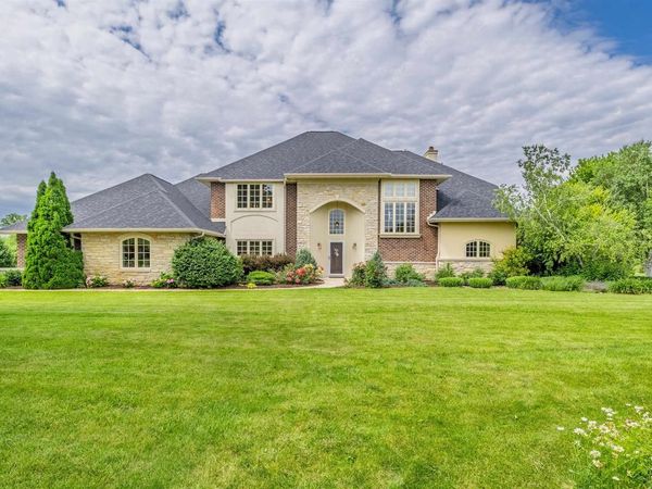 3002 Linnerud Drive, Stoughton, WI 53589