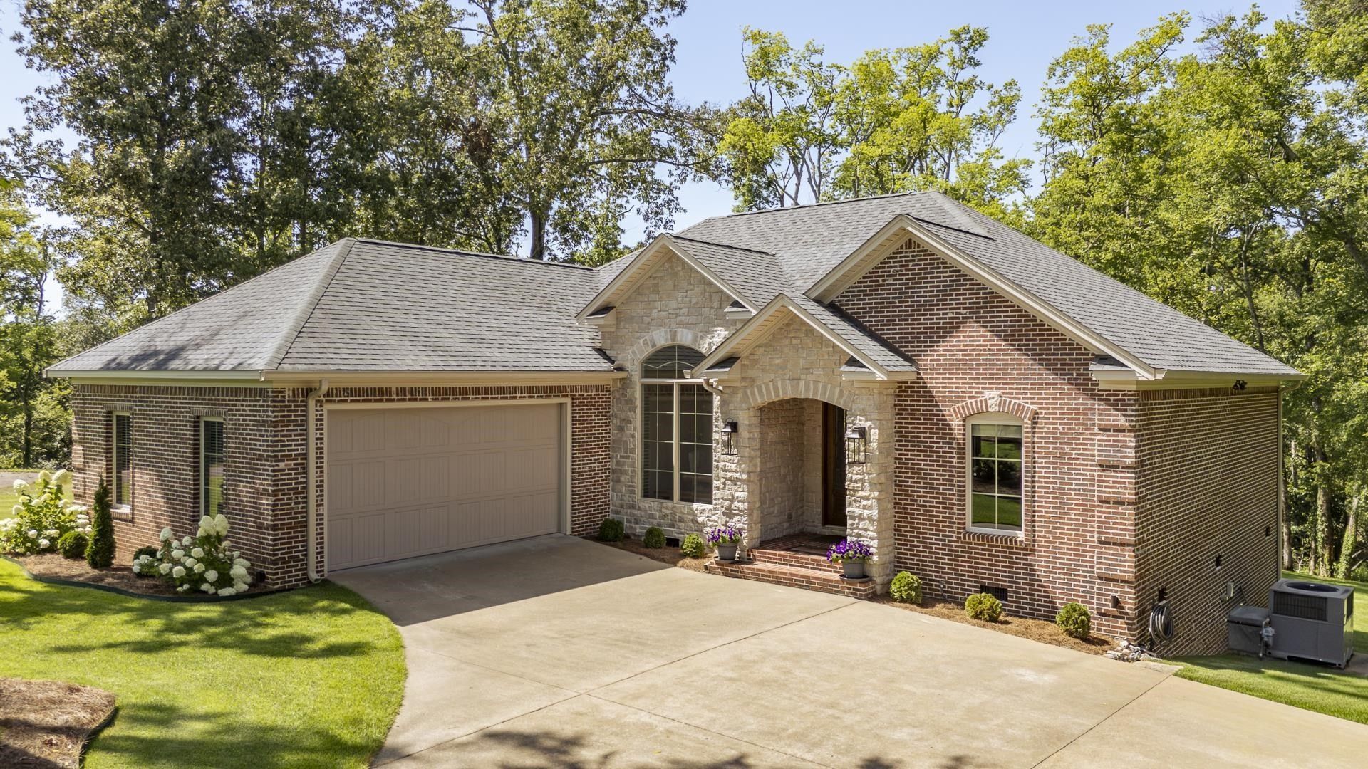 830 Bowen Dr, Savannah, TN 38372 Main Photo