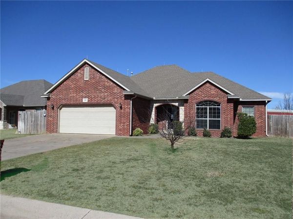 106 Dogwood Street, Crescent, OK 73028