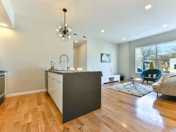 87 Parker St, Unit 403, Chelsea, MA 02150