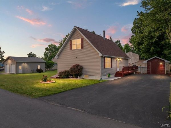 138 Oswego Avenue , Canastota, NY 13032