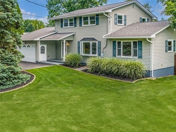 7640 Merritt Drive, Baldwinsville, NY 13027
