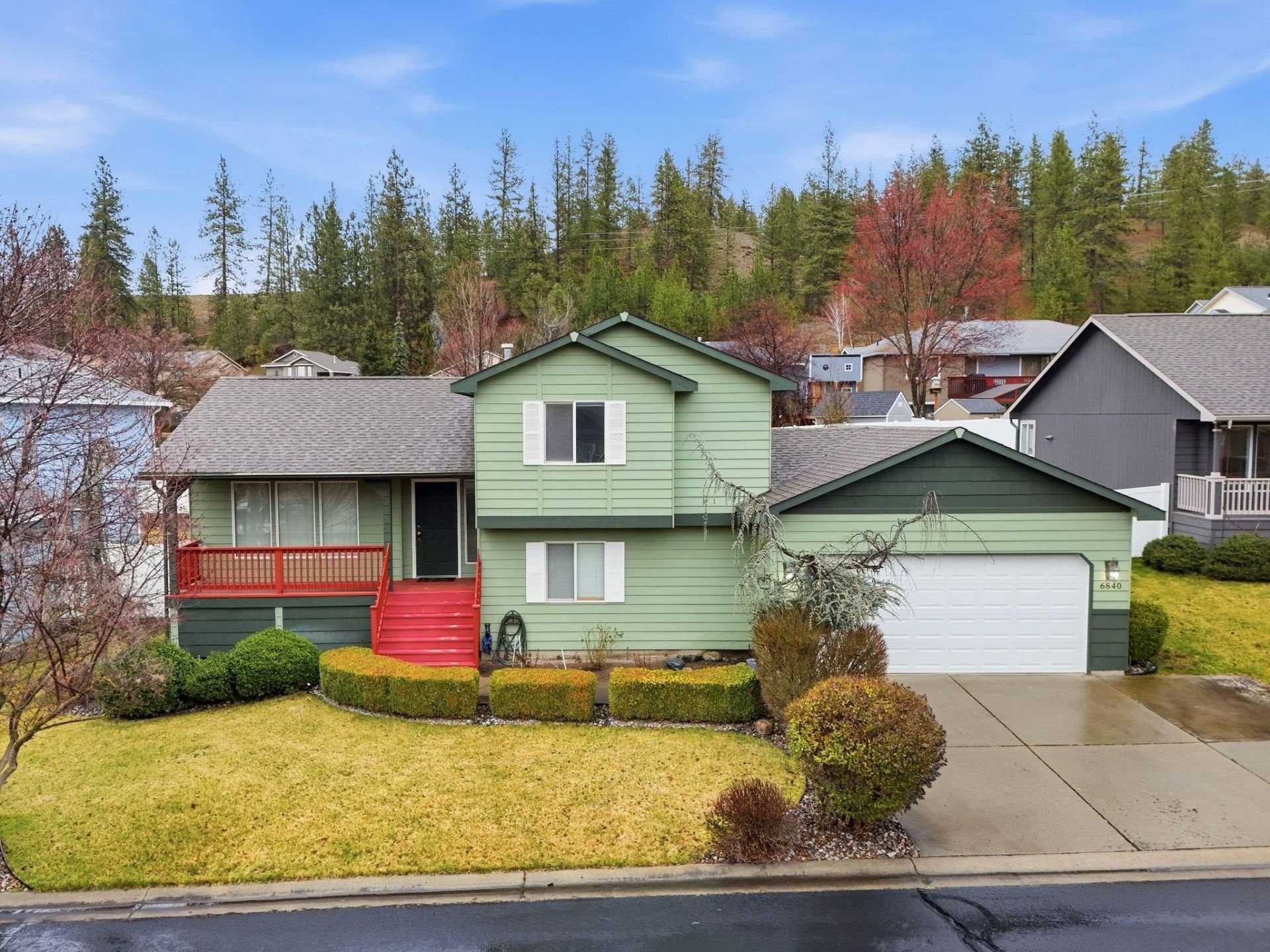 6840 N Oxford Ln, Spokane, WA 99208 Main Photo