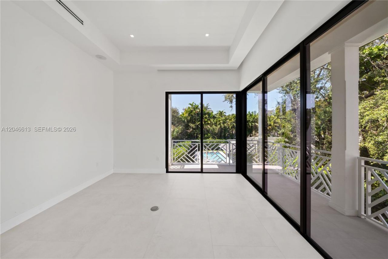 2710 S Le Jeune Rd, Coral Gables, FL 33134 Photo