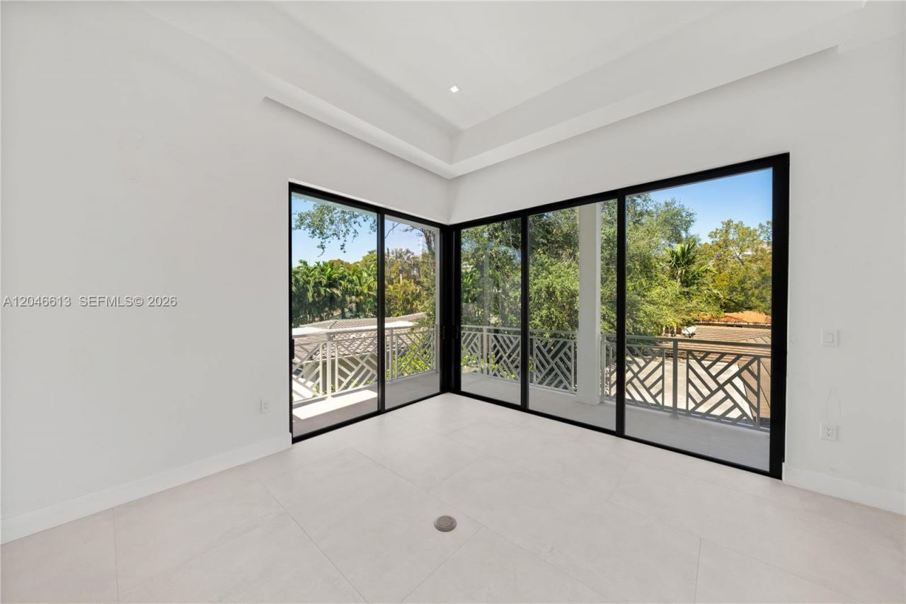 2710 S Le Jeune Rd, Coral Gables, FL 33134 Photo