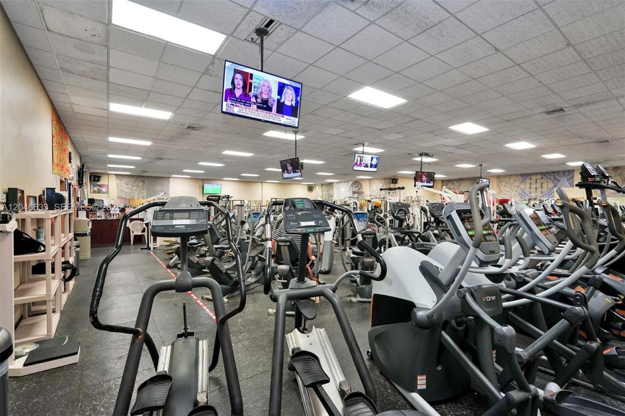 369 Lakeview Dr, Unit 203, Weston, FL 33326 Photo