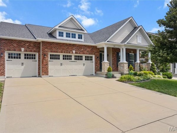 101 Countryshire Drive , Lake St Louis, MO 63367