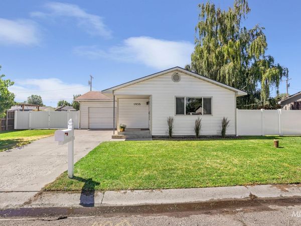 1935 17th St, Heyburn, ID 83336