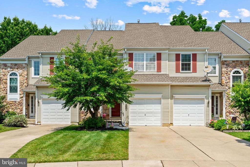 16 Oxford Court, Bordentown, NJ 08505 Main Photo