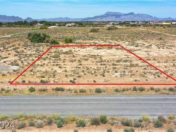 180 W Alondra Street , Pahrump, NV 89048