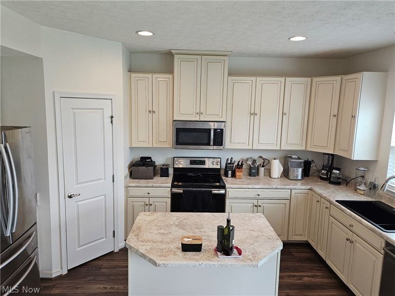 6534 Wisteria Lane, Medina, OH 44256 Photo 7