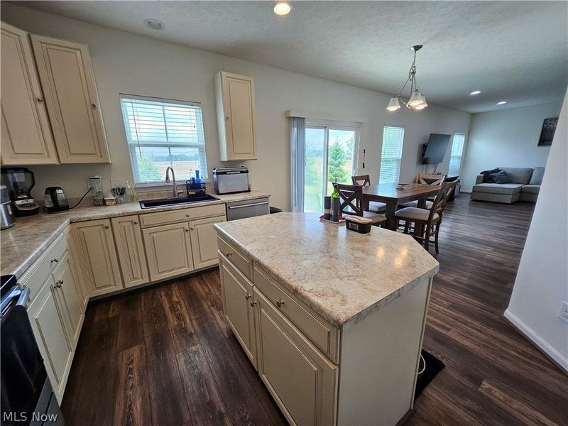 6534 Wisteria Lane, Medina, OH 44256 Photo 9
