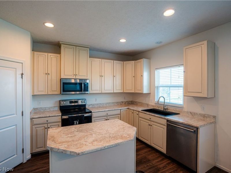 6534 Wisteria Lane, Medina, OH 44256 Photo 9