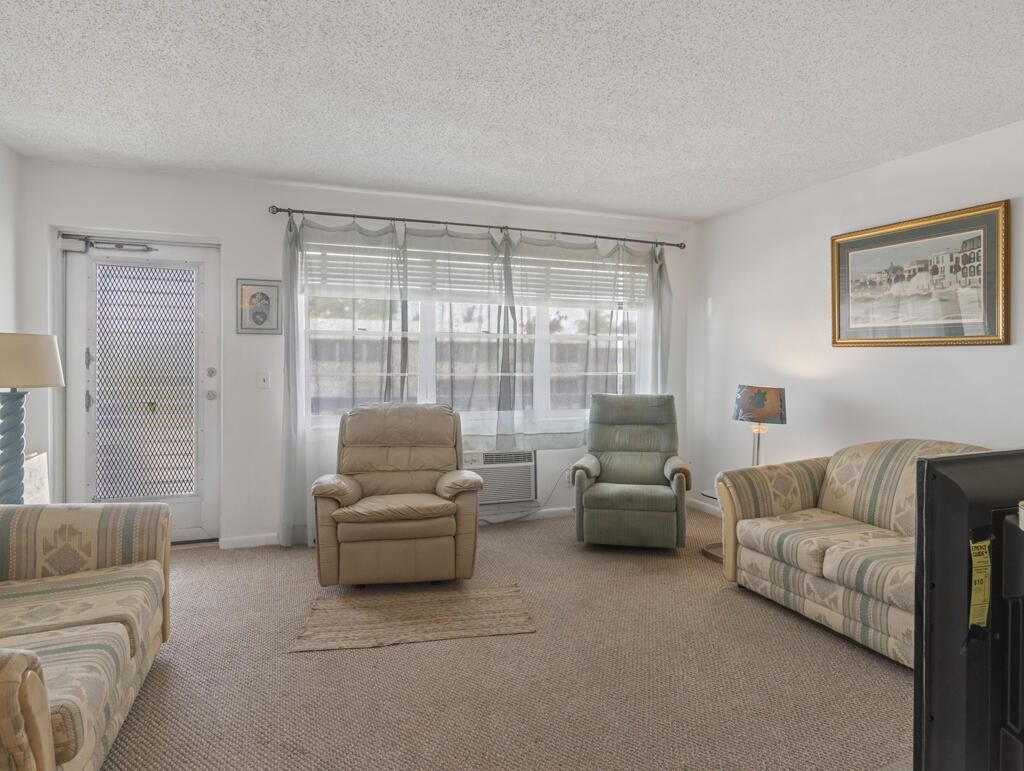 67 Sussex C, Unit 67, West Palm Beach, FL 33417 Photo