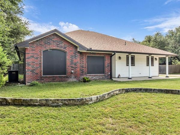 7 Market Loop, Morgans Point Resort, TX 76513