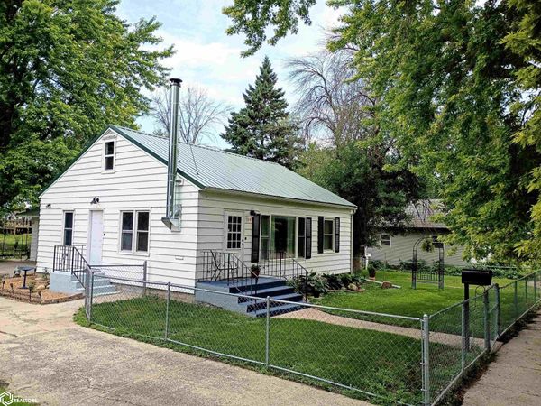704 Des Moines Avenue, Rolfe, IA 50581
