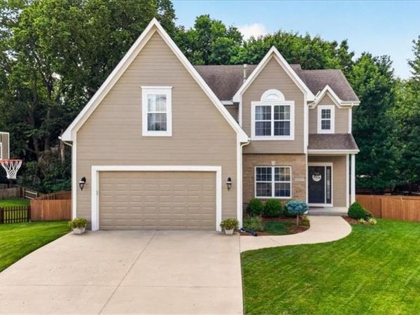 4017 SW Evergreen Lane, Lee's Summit, MO 64082