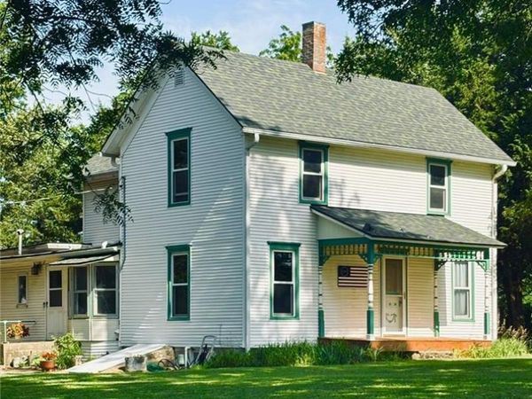 1033 E 1800 Road, Lawrence, KS 66046