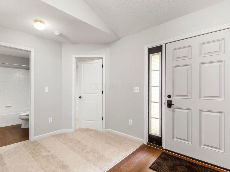 4481 Glenwood Spring Court, Columbus, OH 43228 Photo 5