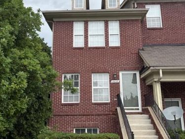 15628 Stone Crossing Drive, Southfield, MI 48075