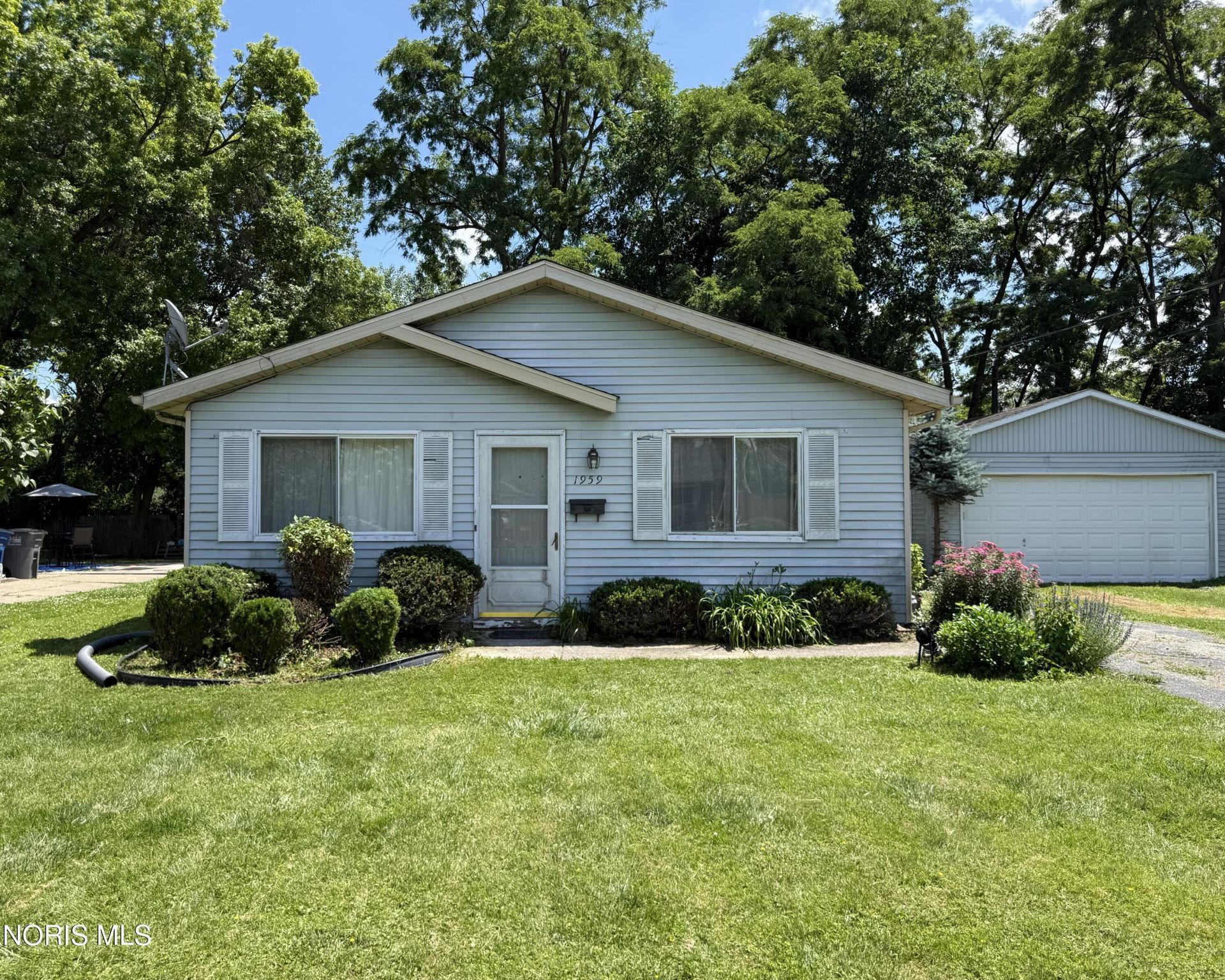 1959 Meadowlark Avenue, Toledo, OH 43614 Main Photo