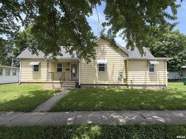 361 W FULTON Street, Farmington, IL 61531