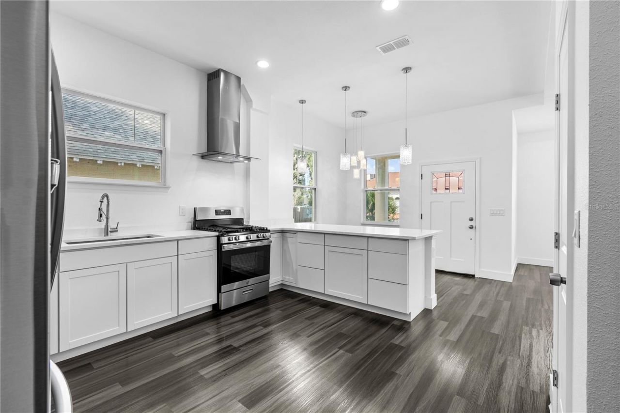 2141 Upton Court S, Saint Petersburg, FL 33712 Photo