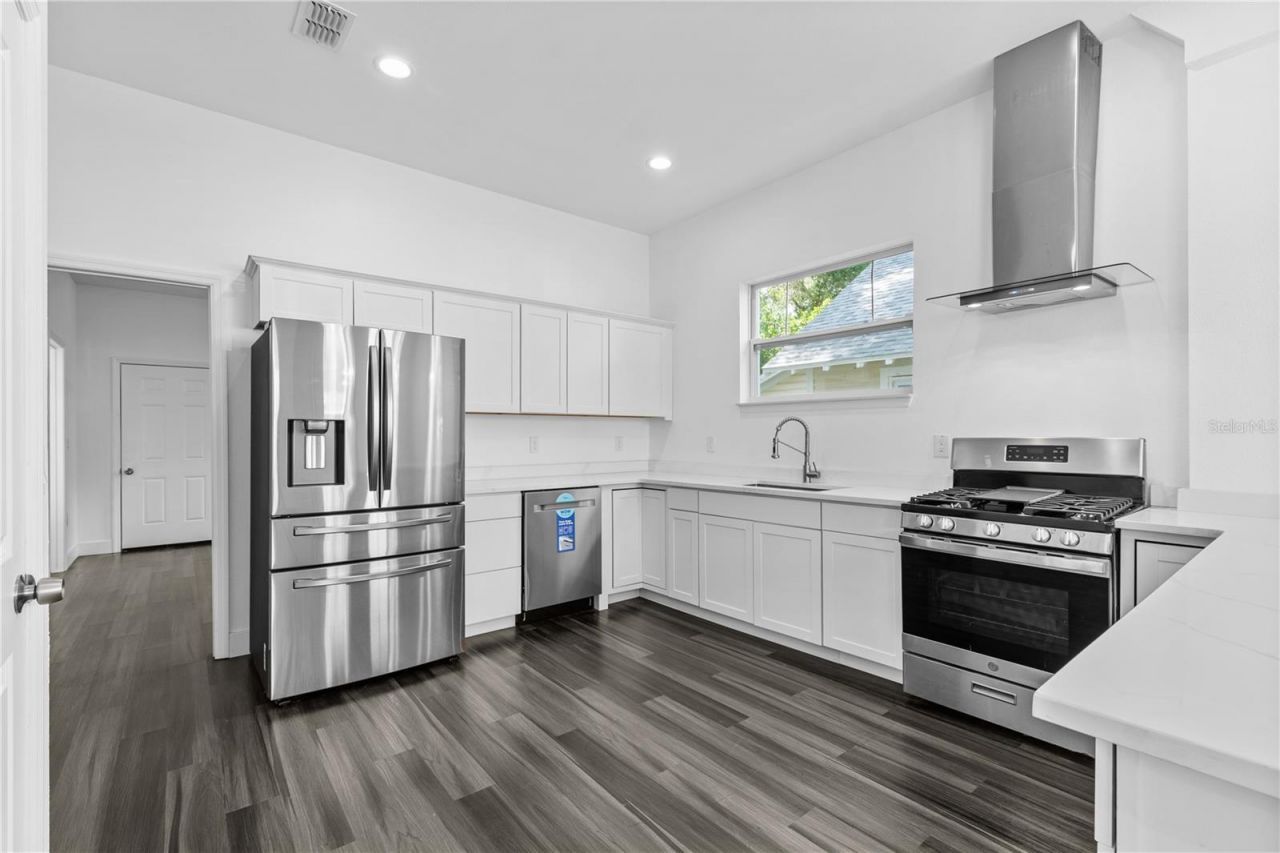 2141 Upton Court S, Saint Petersburg, FL 33712 Photo