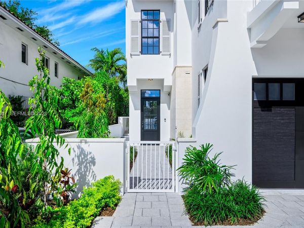 2712 S Le Jeune Rd, Coral Gables, FL 33134