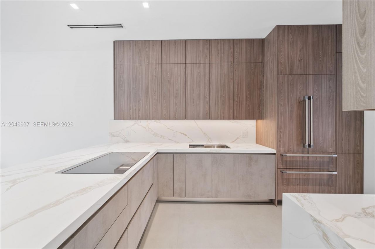 2712 S Le Jeune Rd, Coral Gables, FL 33134 Photo