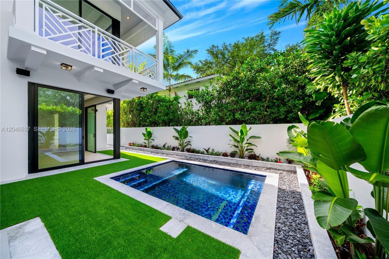 2712 S Le Jeune Rd, Coral Gables, FL 33134 Photo