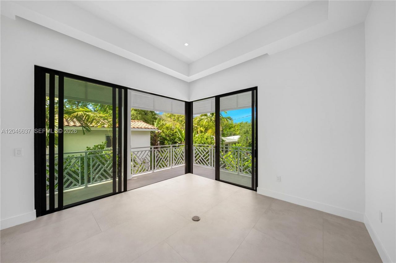 2712 S Le Jeune Rd, Coral Gables, FL 33134 Photo