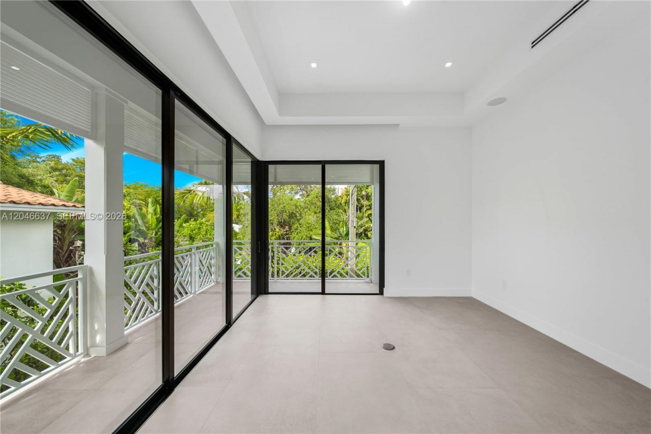 2712 S Le Jeune Rd, Coral Gables, FL 33134 Photo