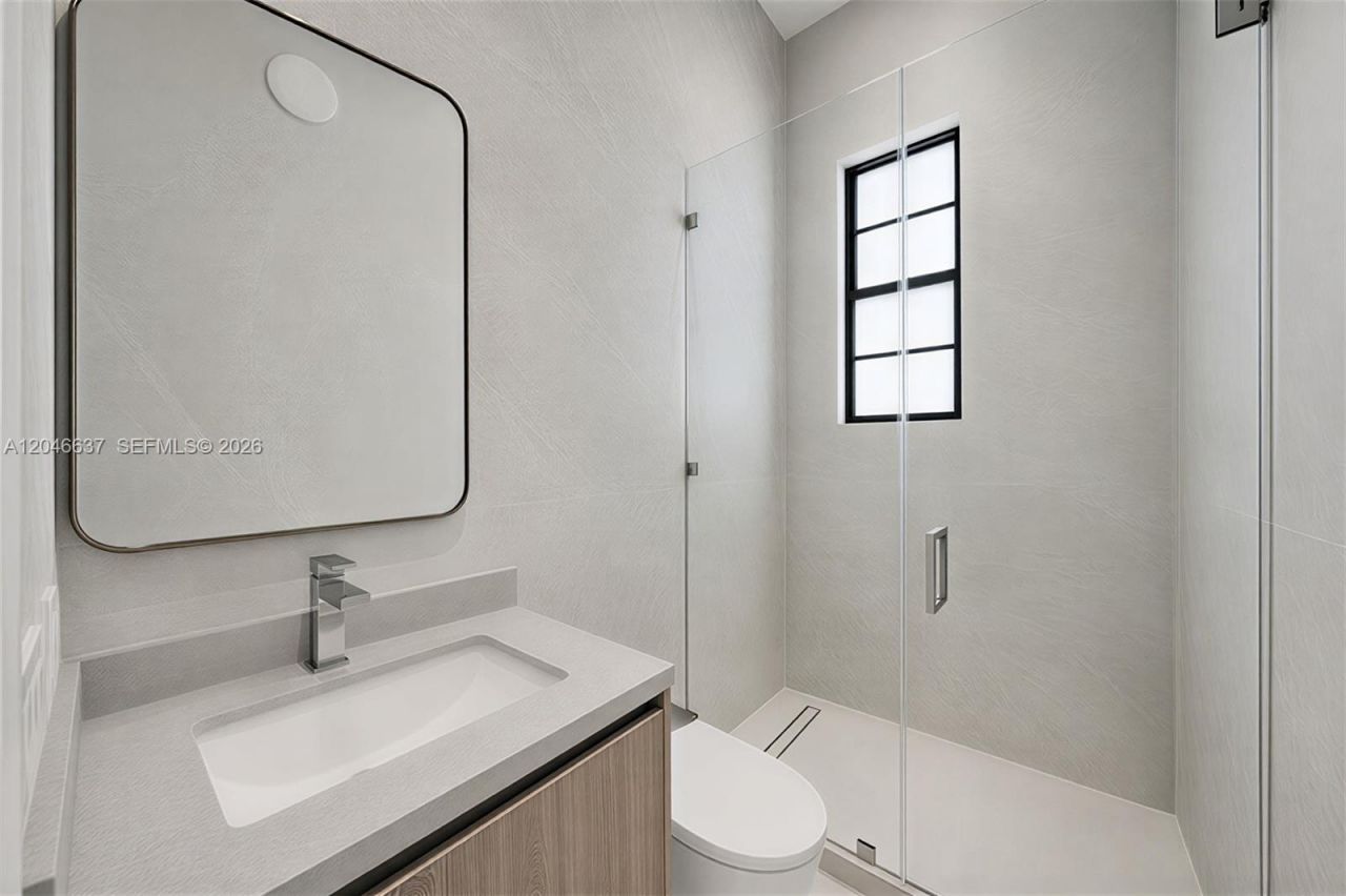 2712 S Le Jeune Rd, Coral Gables, FL 33134 Photo