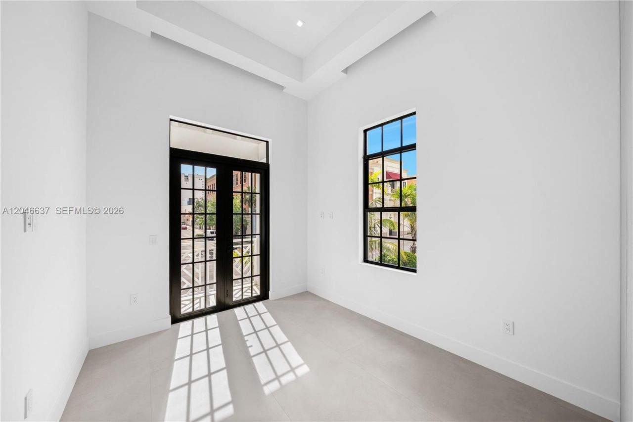 2712 S Le Jeune Rd, Coral Gables, FL 33134 Photo