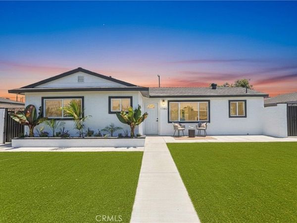 11842 Santa Rosalia, Stanton, CA 90680