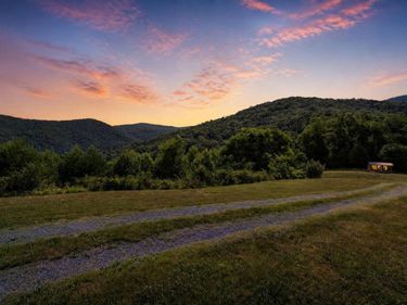 5855 JOLLETT RD, ELKTON, VA 22827