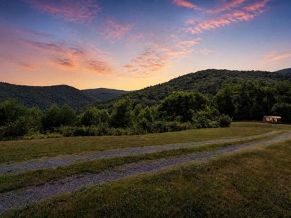 5855 JOLLETT RD Elkton, VA 22827