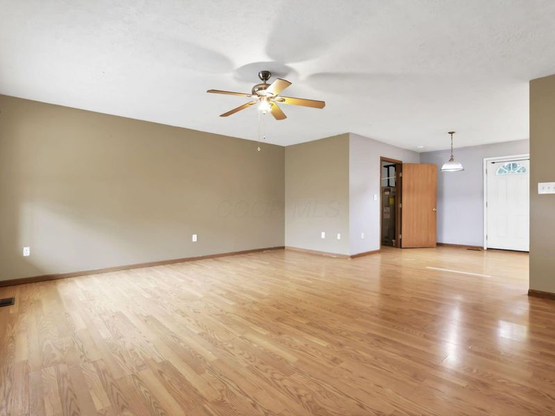 18 Neil Street , Delaware, OH 43015 Photo 4
