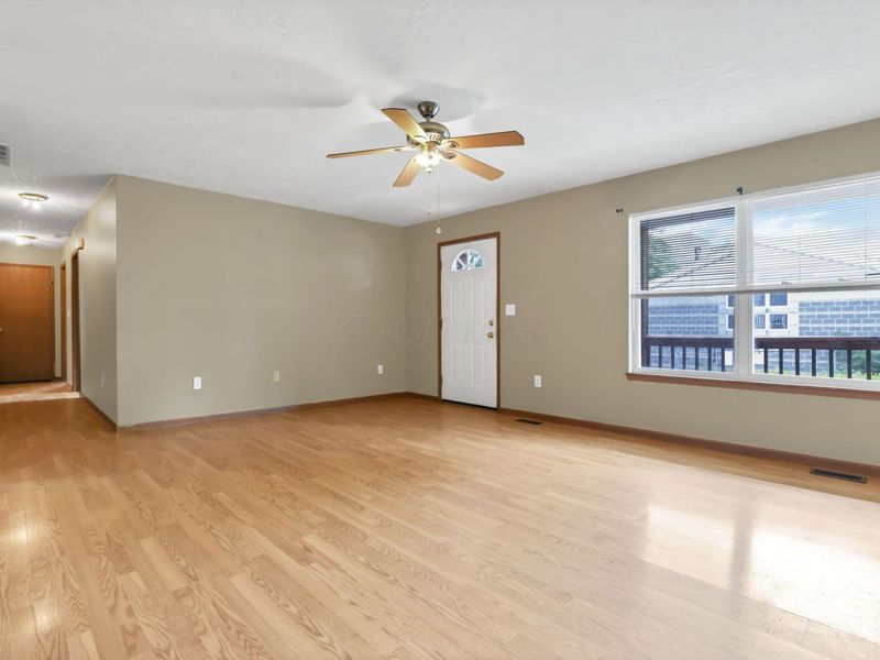 18 Neil Street , Delaware, OH 43015 Photo 6