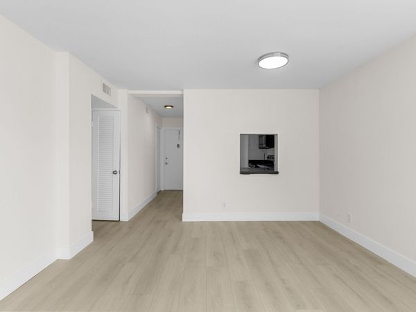 3201 NE 8th Street, Unit 206, Pompano Beach, FL 33062