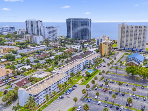 3201 NE 8th Street, Unit 206, Pompano Beach, FL 33062