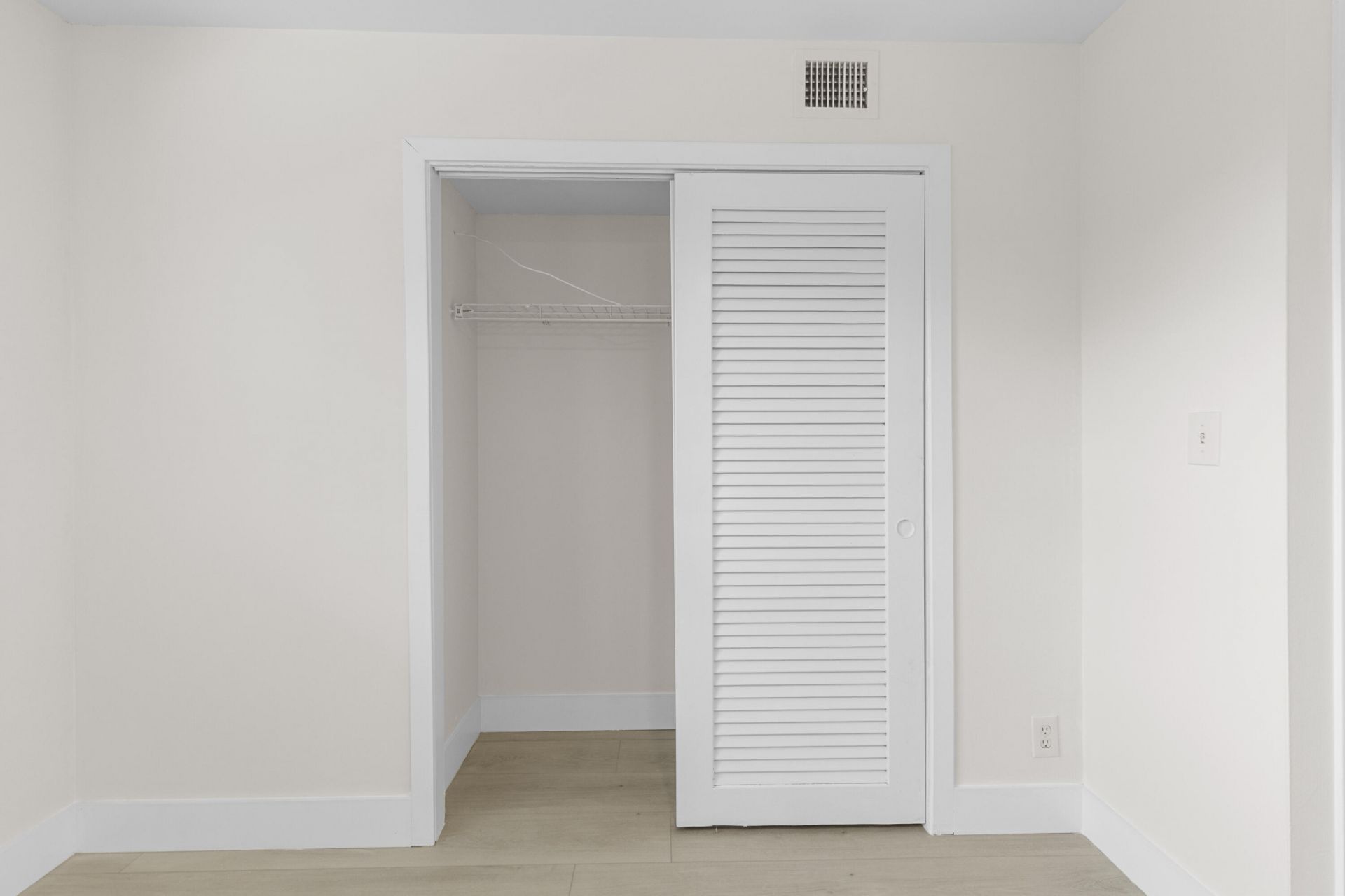 3201 NE 8th Street, Unit 206, Pompano Beach, FL 33062 Photo