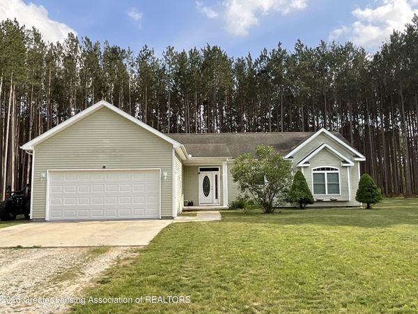 6827 Curtis Road, Hale, MI 48739