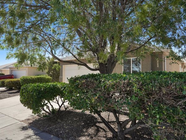 8724 N La Vida Lane SW, Albuquerque, NM 87121