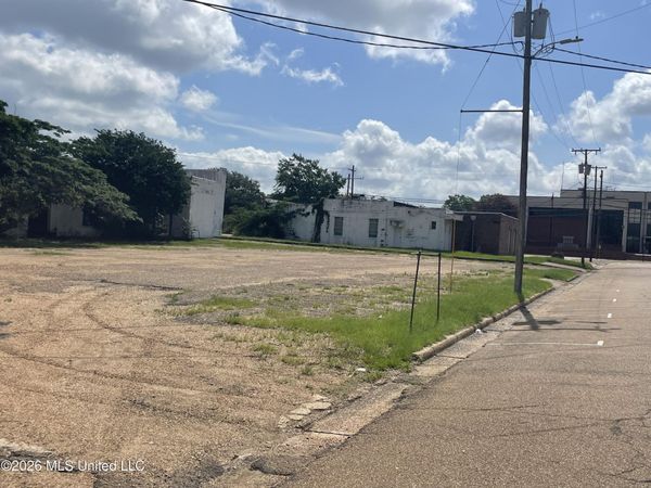 E Chickasaw Street, Brookhaven, MS 39601