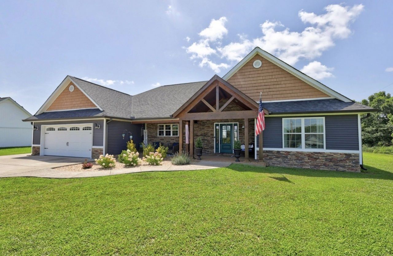 1170 Abiff Rd E, Bon Aqua, TN 37025 Main Photo